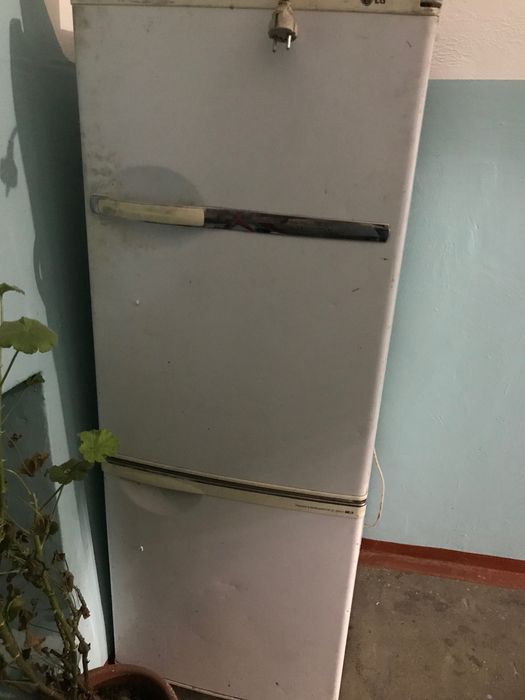 Холодильник отдам