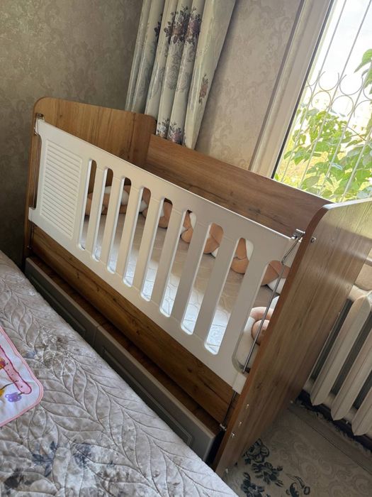 Срочно продаю детскую кроватку
