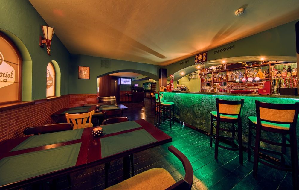 Afacere restaurant la cheie – Câmpina | rulaj ~180.000€/an | complet utilată