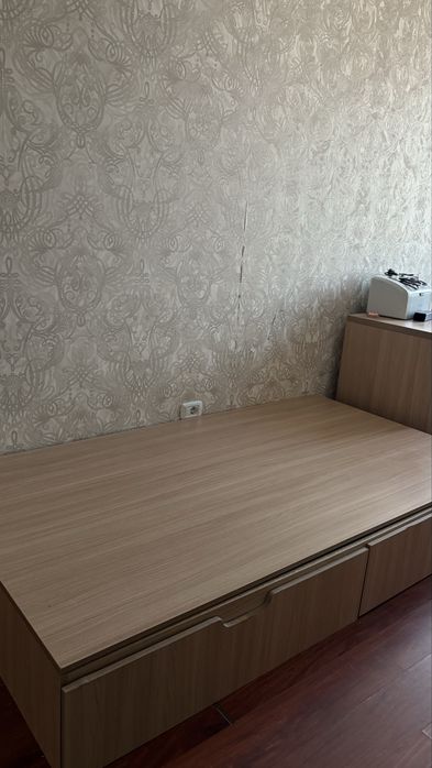 Отдам даром подиум кровать