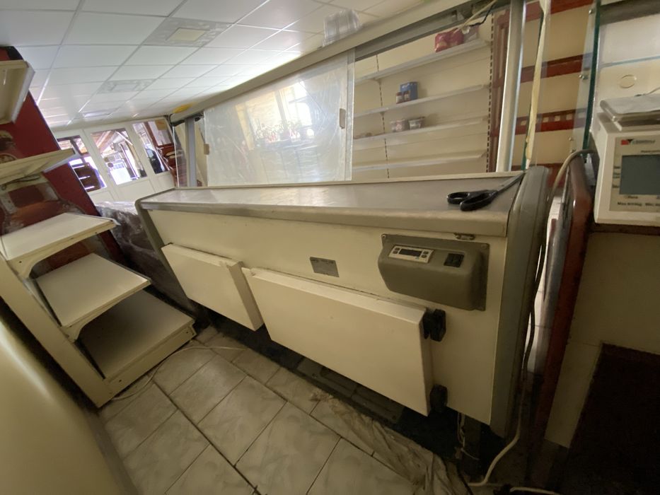 Хладилна витрина Наги