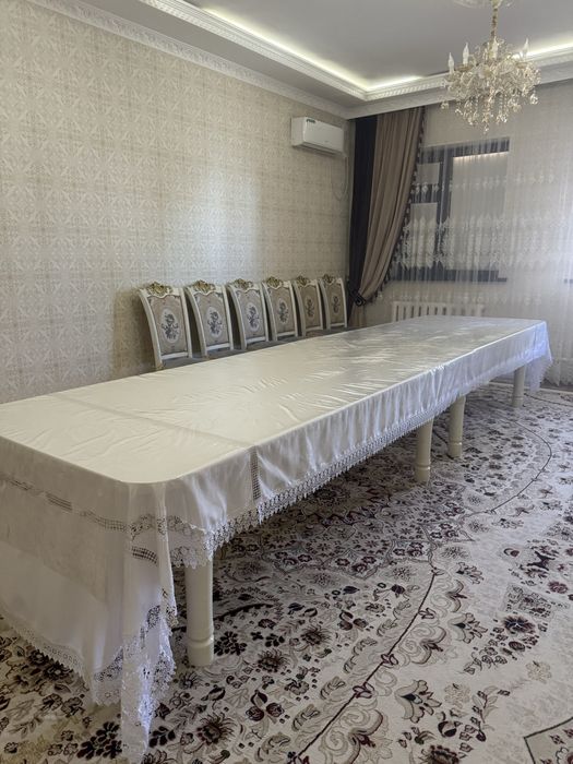Гостиный стол со стульями