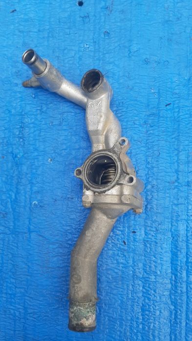 Корпус термостата 2GR-FE TAYOTA 3.5