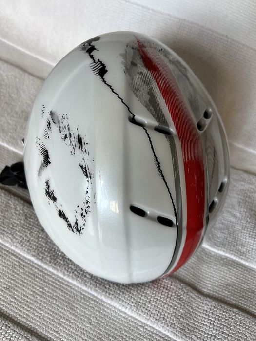 Детска каска за ски и туризъм