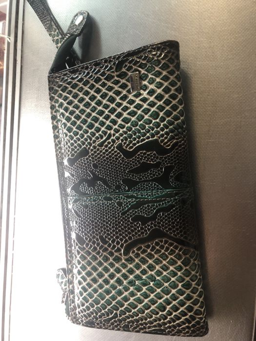 Чисто ново портомоне естествена кожа