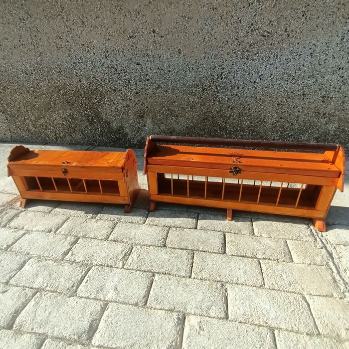 Кормушки и клетки для голубей