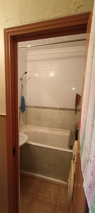 Продам квартиру  3 комнатную