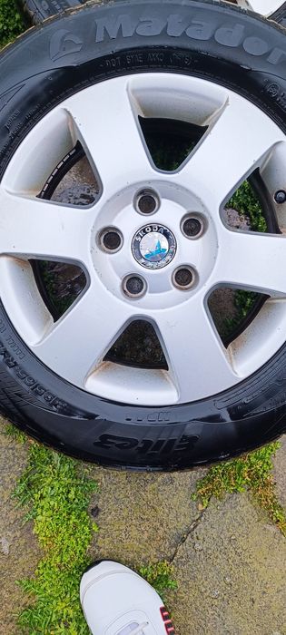 Vând jante originale Skoda R15 5x112