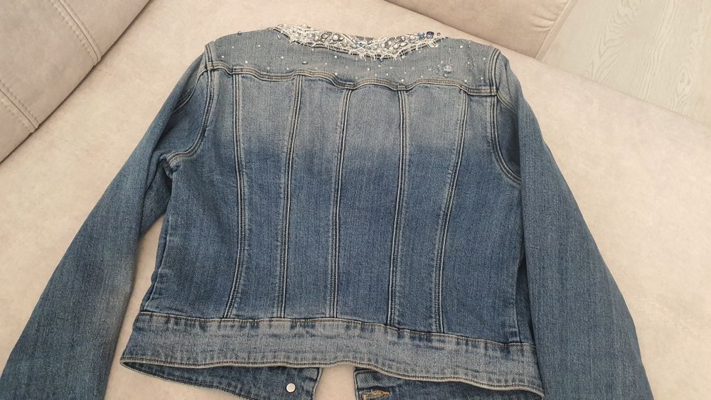 Стильная курточка Италия