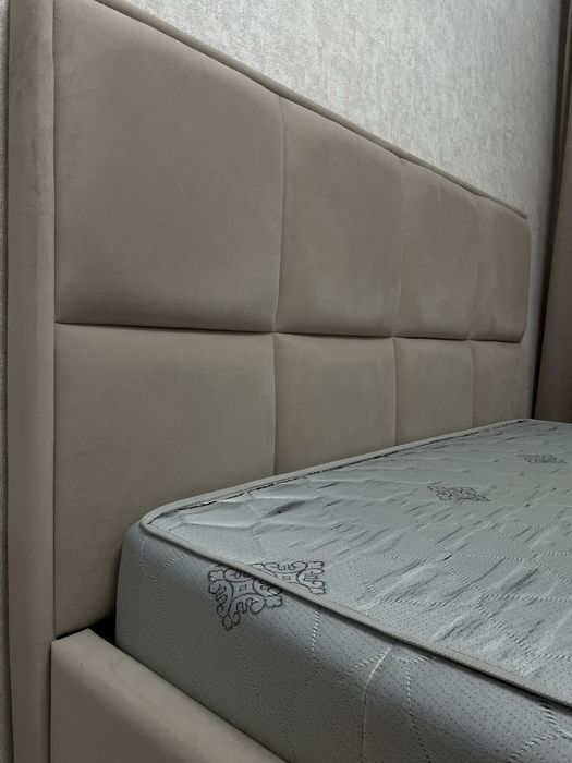 Продам двуспальную кровать