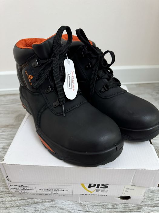 Демисезонные ботинки отличного качества