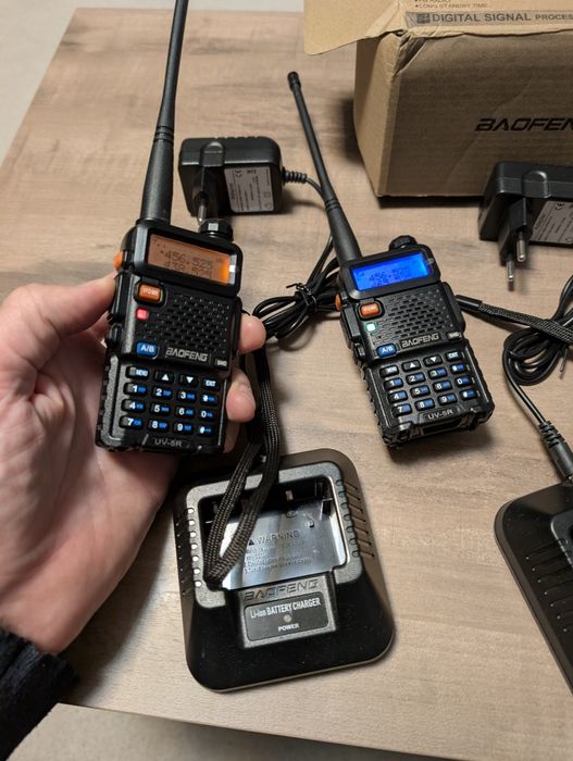 Statii emisie-receptie walkie-talkie Baofeng UV-5R