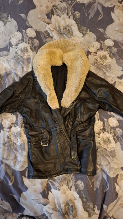 Шуба естествена кожа със сваляща се яка и подплата-мъжко. Дамско дълго