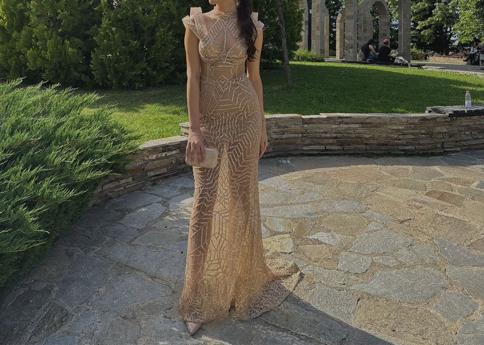 Бална рокля от Пембе Кенан