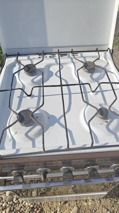 Продам газовую плиту