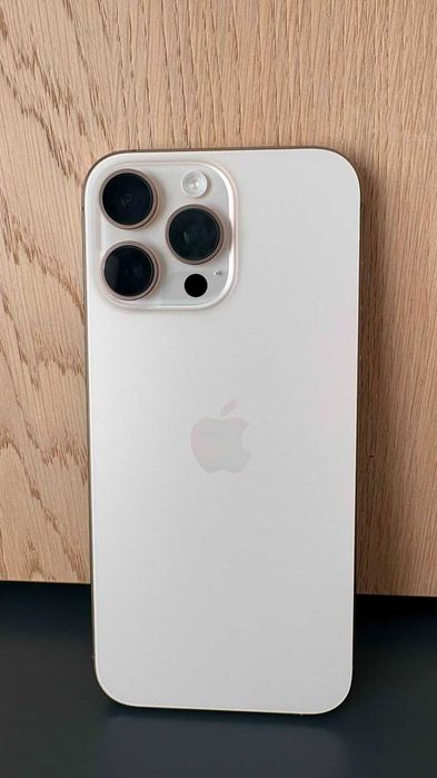 iPhone 16 Pro Desert Titanium - pentru piese / recarosare