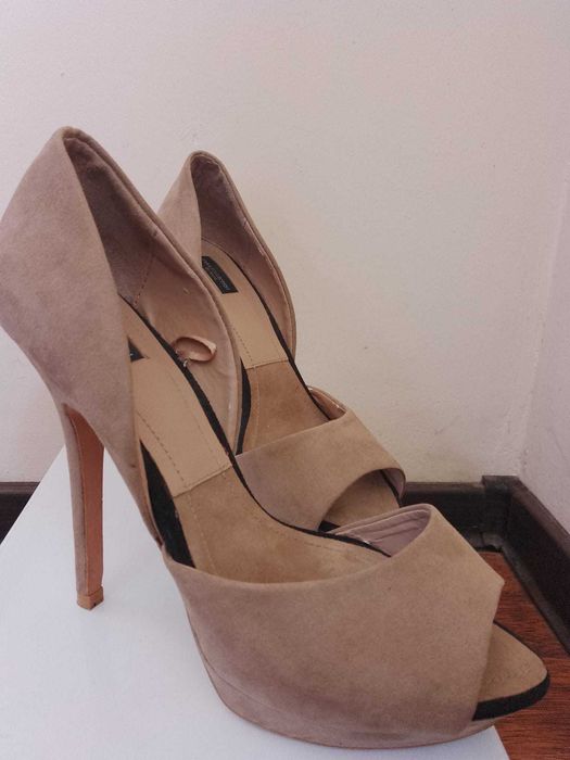 Pantofi cu toc ZARA, marimea 38!
