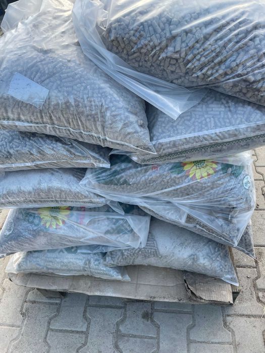 Peleti din floarea soarelui 15 lei sacul