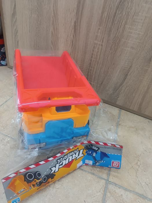 Камион самосвал/