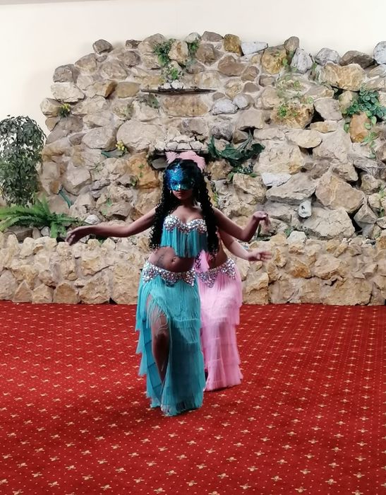 Show Dans Nuntă Botez Majorat- Pitești și imprejurimi - Bellydance, oriental, țigănesc, politist, carnaval - Prețuri pentru toate buzunarele