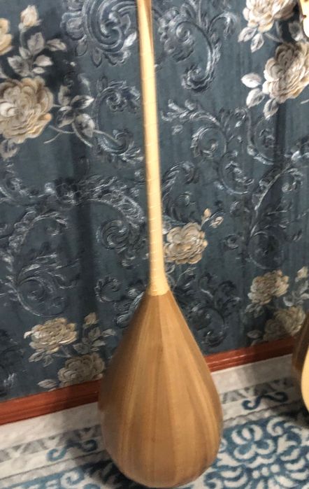 Продам казахскую домбру