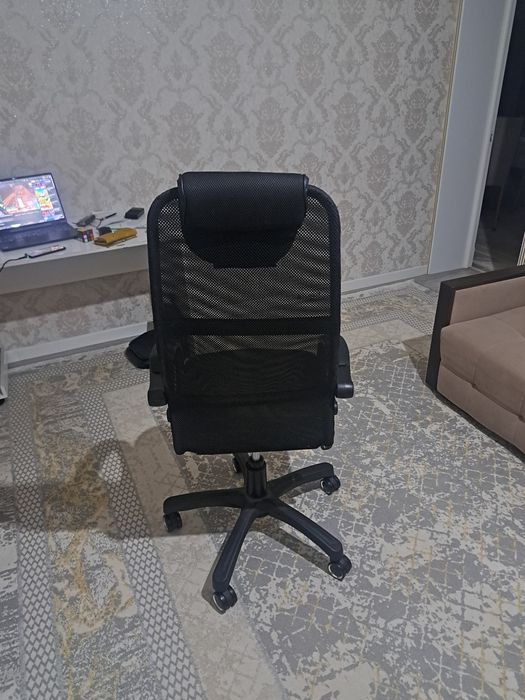 Продаю офисное Кресло