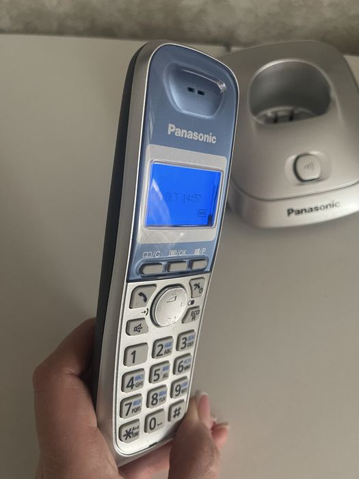 Продам телефон домашний с базой panasonic