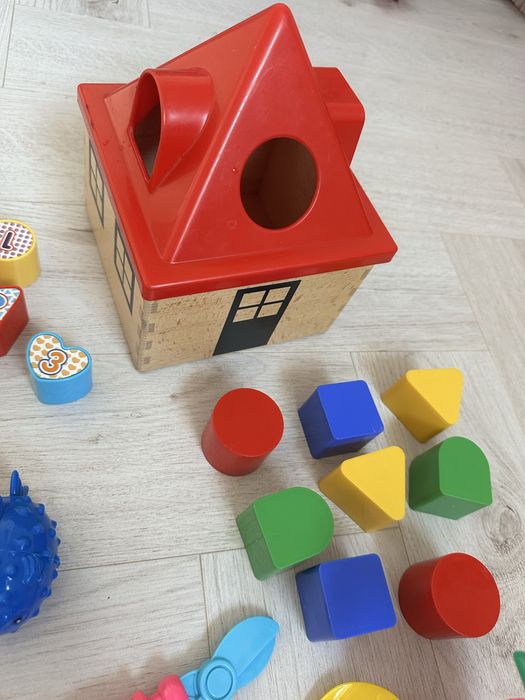 Детские развивающие игрушки