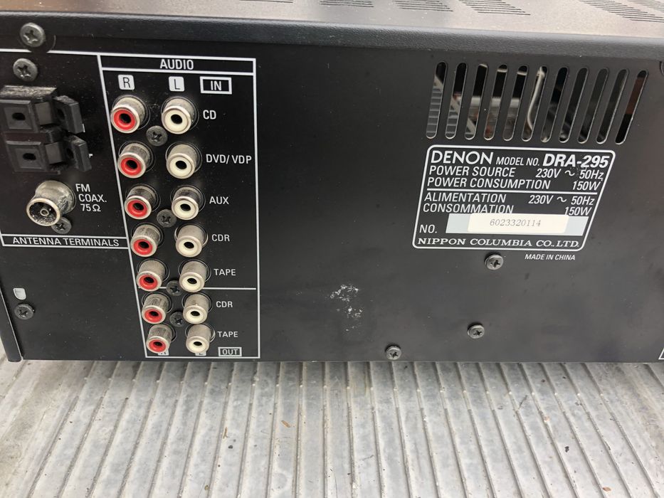 De vanzare amplificator Denon de 150w