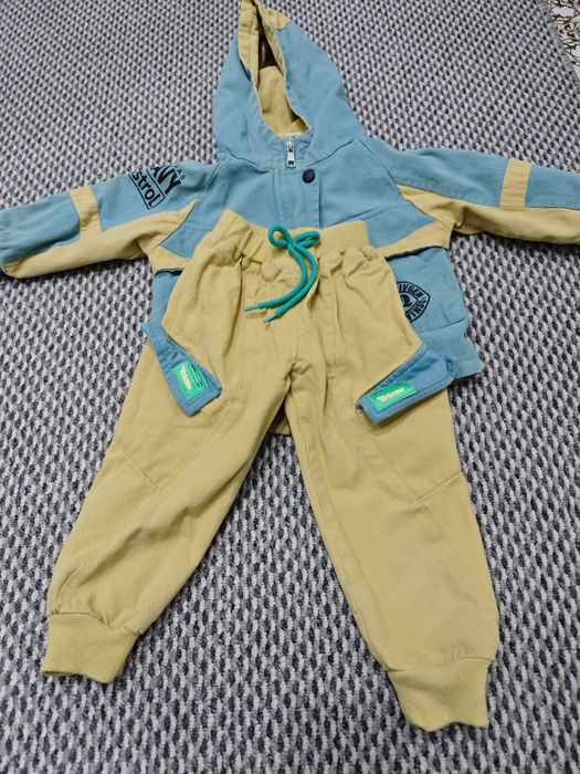 Продам детскую куртку