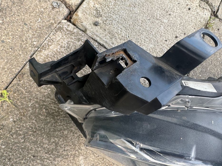 Ляв фар за Mazda 3 Bi-Xenon с AFS