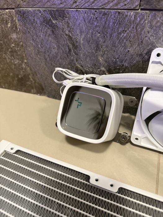 Cooler Procesor DeepCool LS720 cu 3 Fan Corsair fara ARGB