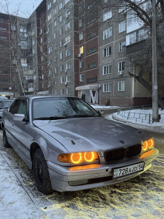 Продам BMW E38 2.8