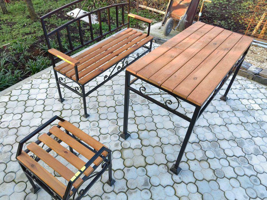 Градинска мебел – маса, пейка и табуретка (Мострени)