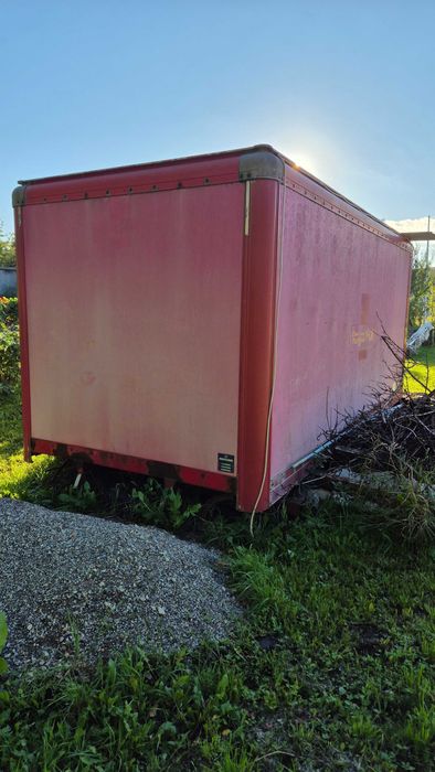 Vând container locuibil