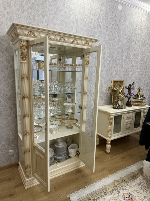 Продаются стол, стулья