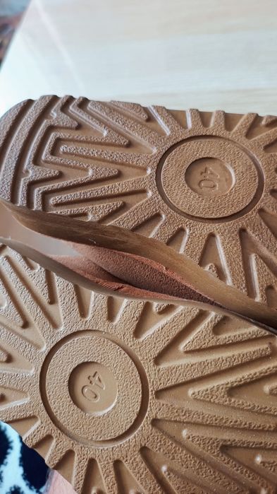 UGG de damă  mărimi 38 39. 40