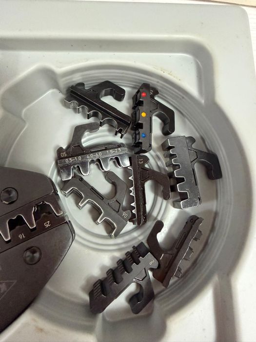 Knipex cleste de serrizare