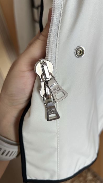 Продам куртку PRADA оригинал винтажная