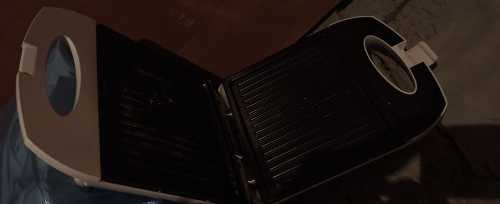 Тостер, ишлаши яхши, ку́риниш холати у́рта