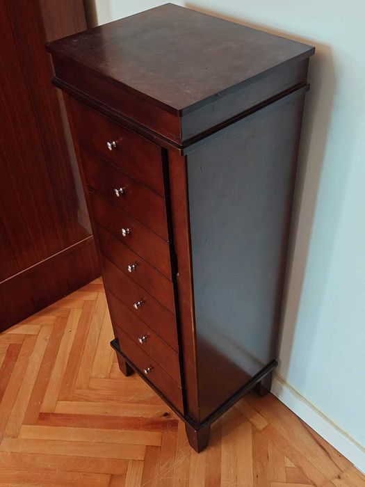 Comoda bijuterii