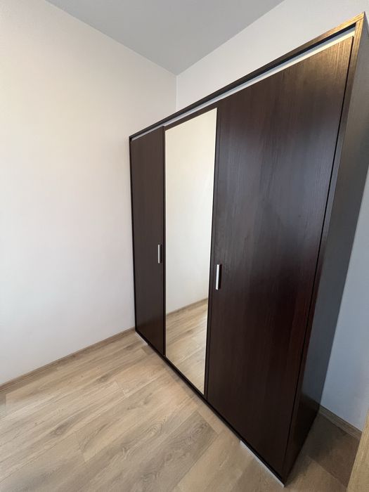 Гардероб в отлично състояние