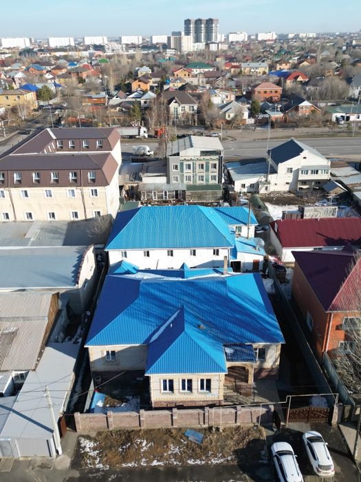 Бұхар жырау көшесіңде ұй 1000кв.м