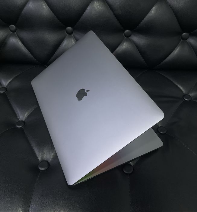 Apple MacBook Pro 2019  i7  16GB/512GB  в хорошем состоянии