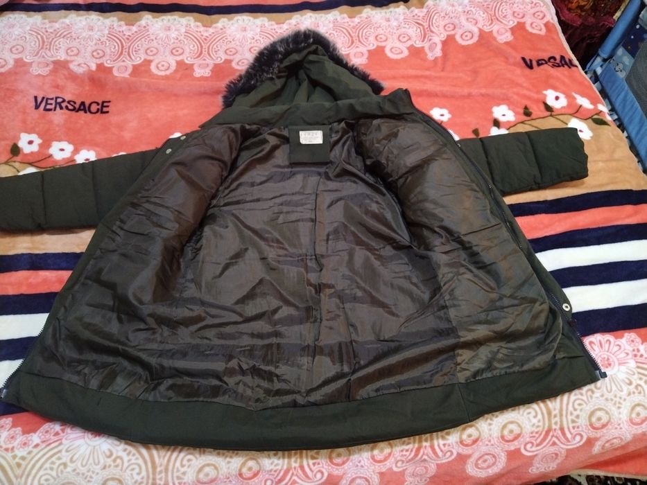 Срочно детский зимний куртка сотилади.