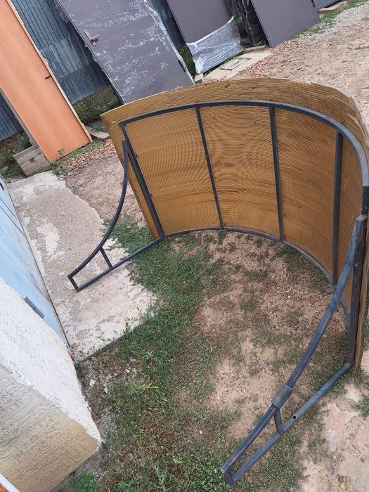 Продам козырек в хорошем состоянии