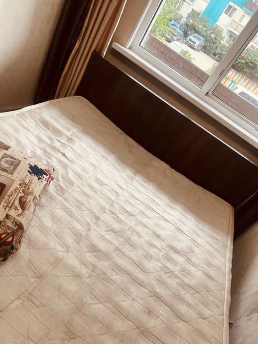 Продам 2-спальную кровать с матрасом
