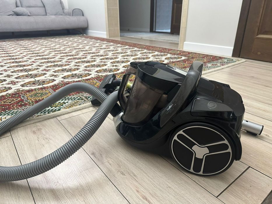 Срочно продам пылесос