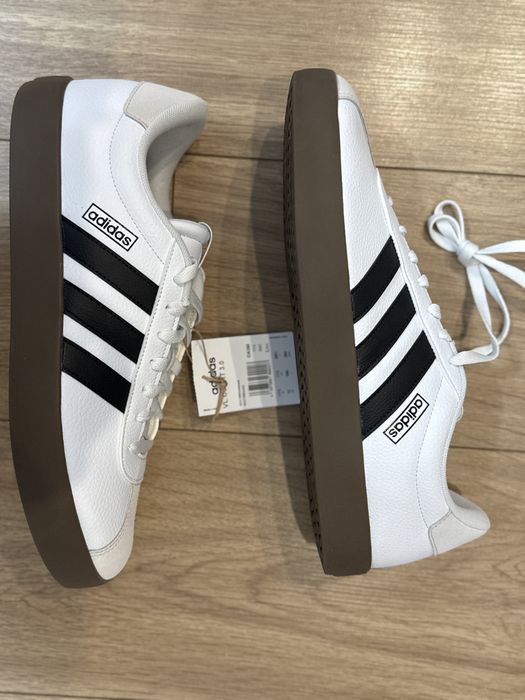 Продам оригинальные кеды адидас