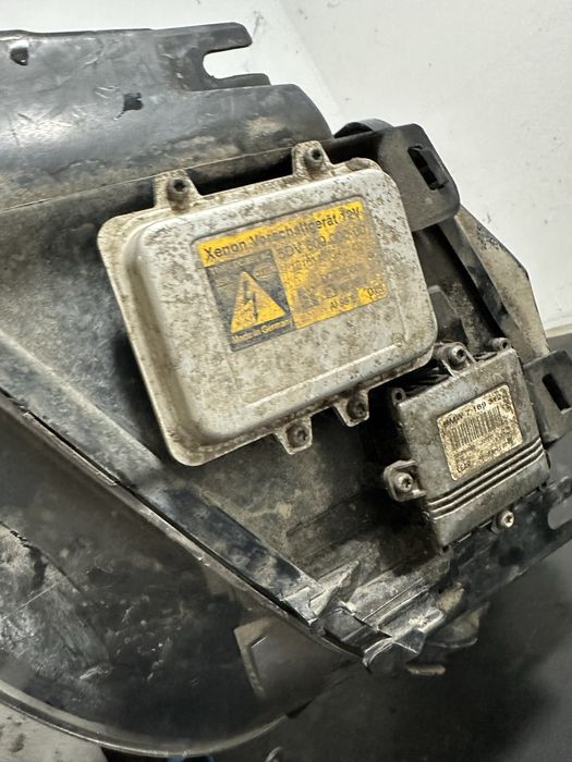 Far stanga fata xenon BMW E60 E61 Seria 5 nfl 2003-2007 adaptiv xenon